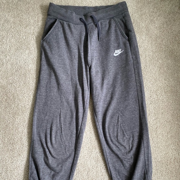 Nike Capris Grey Sweatpants - Picture 5 of 8